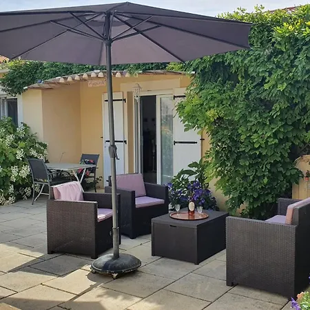 Nyaraló Agapanthe *