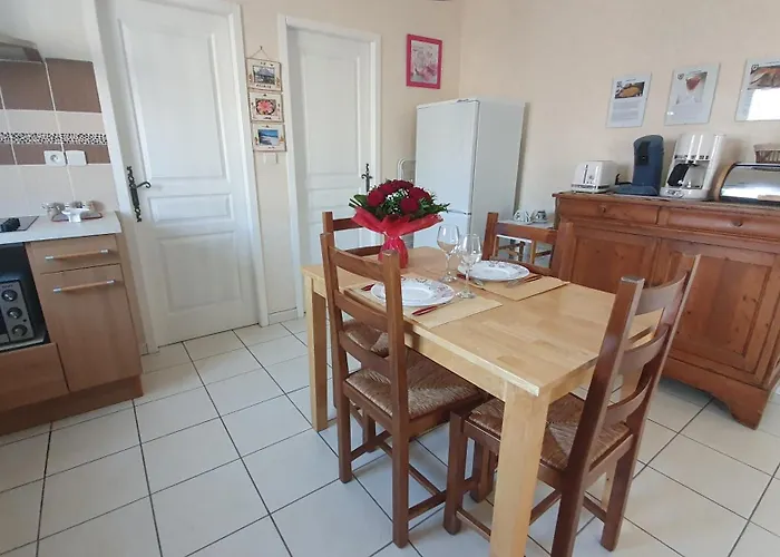 Agapanthe Holiday home Saint-Georges-les-Baillargeaux